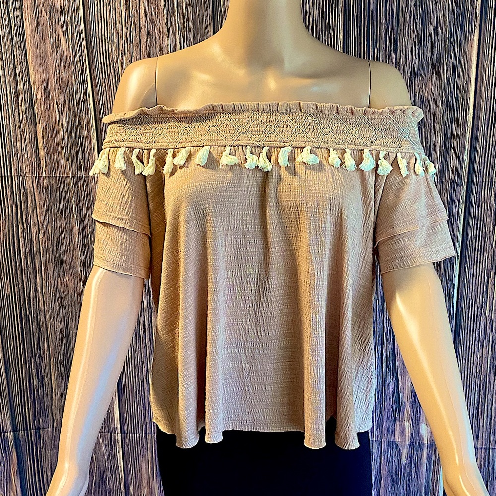 The Impeccable Pig size Small strapless peach colored boho top w/ cream